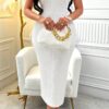 Zolique Solid Color Deep Neck Fitted Dress