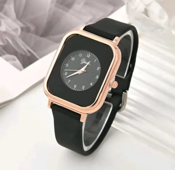 women's fashion wristwatc