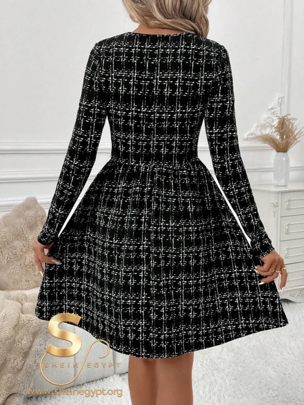 172915997546443fccae1e17584f009888a71db00c SHEIN Round Neck Long Sleeve Short Dress