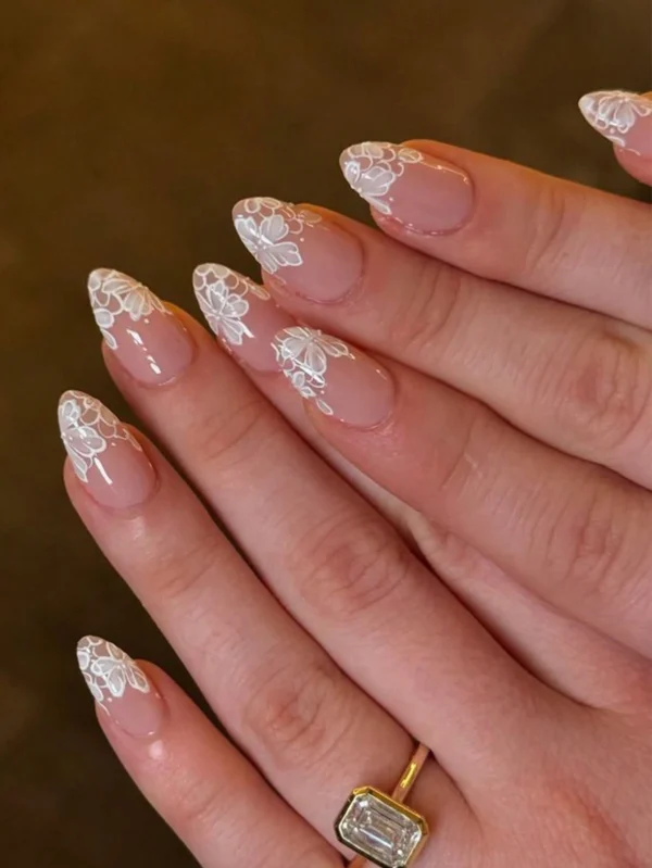 24pcs Summer Fresh Nude Almond-Shaped False Nails Set